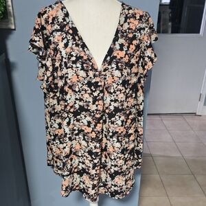 Chic Floral V-Neck Blouse